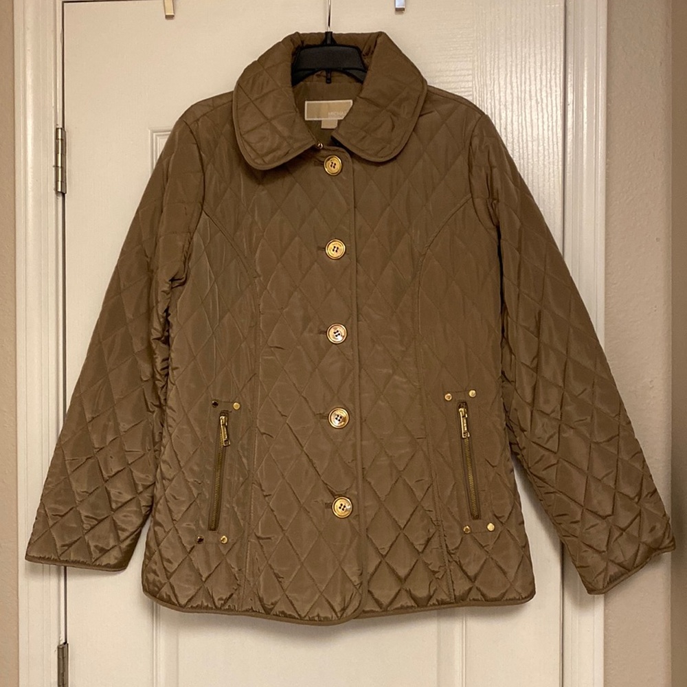 EUC Michael Kors Quilted jacket size L taupe w gold buttons and zippers